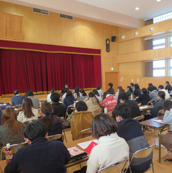 川崎こども心理ケアセンター「かなで」　高田治施設長講演