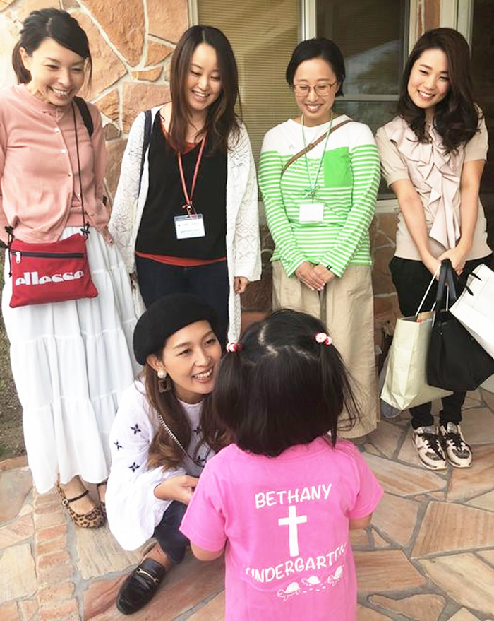 ベタニヤ幼稚園母の会からＴシャツの寄贈